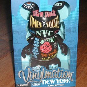 DISNEY STORE Vinylmation New York Collection 9" Mickey Mouse LE MIB NLA